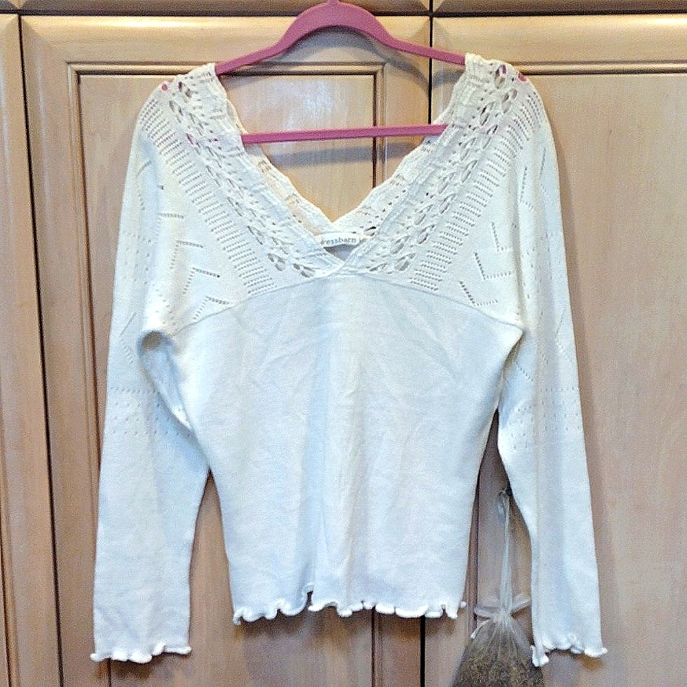 Dress Barn Cream Knit V-Neck Long Sleeve Top